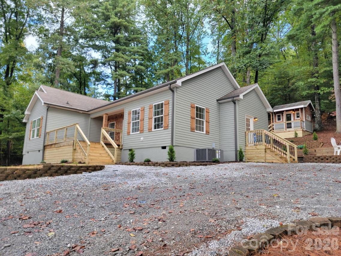 261 Lone Laurel Tr., Hendersonville, NC 28792
