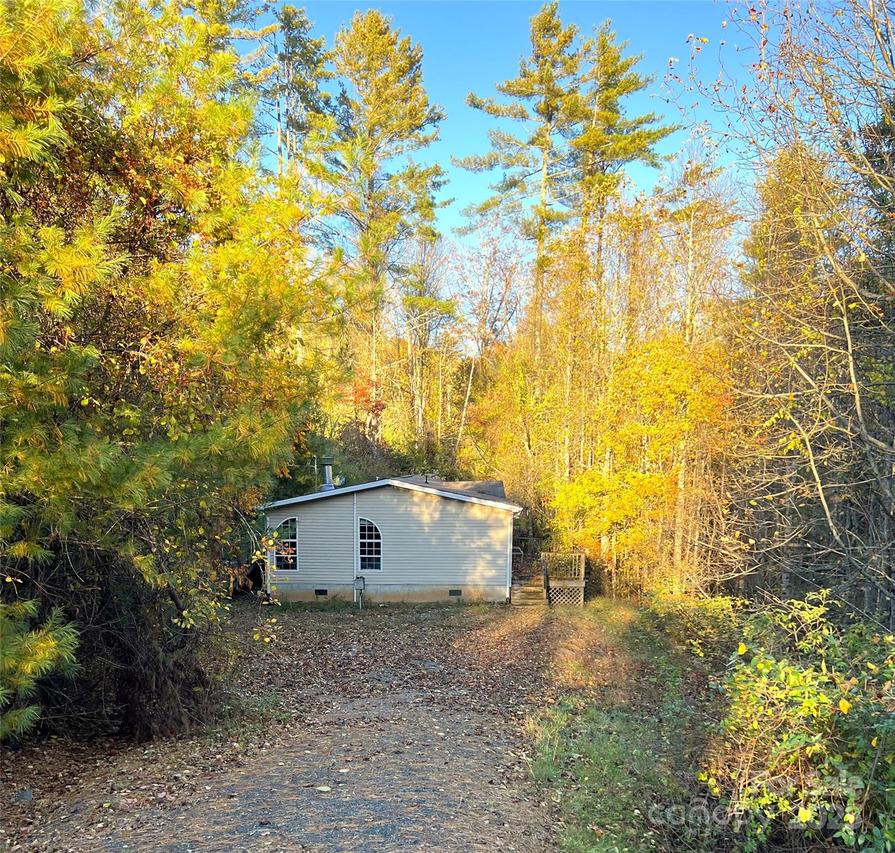 6 Woodland St., Spruce Pine, NC 28777