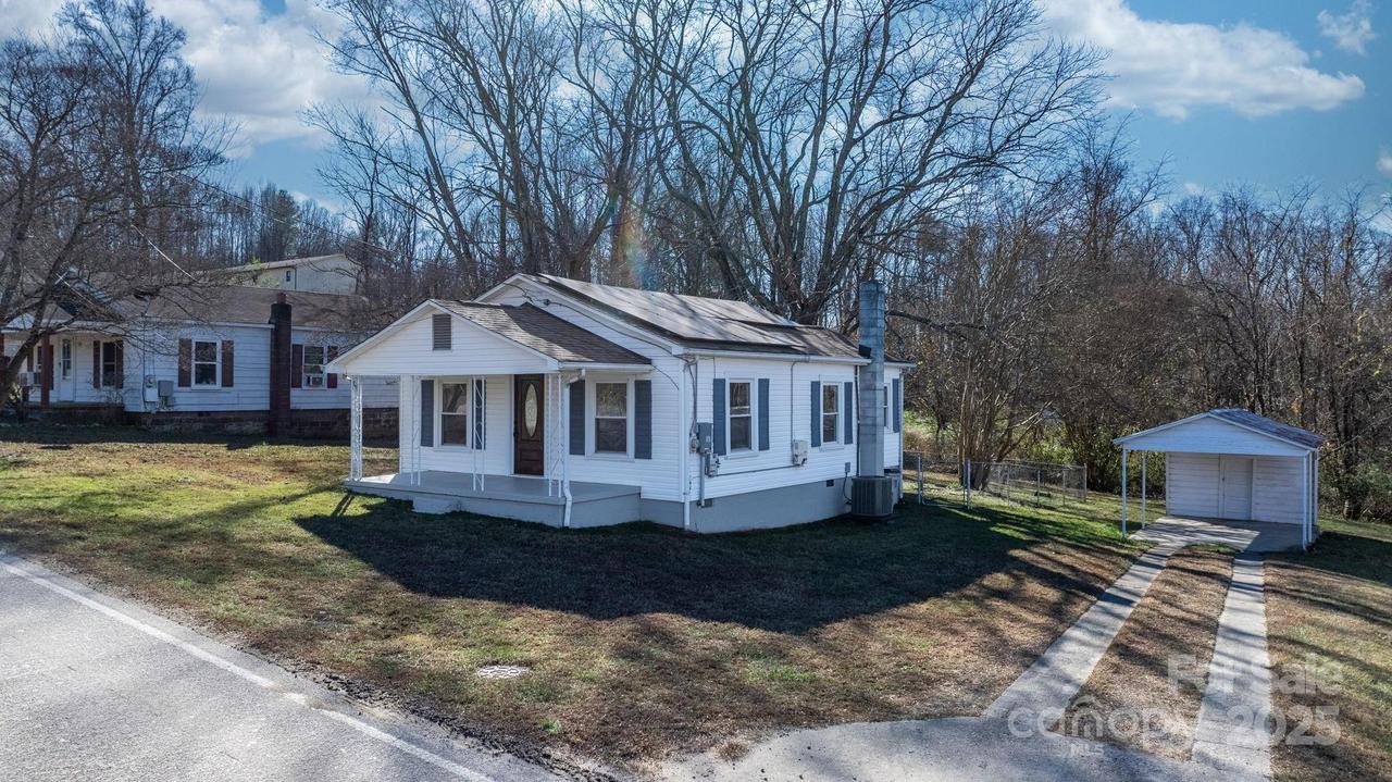926 Fairview Dr., Lenoir, NC 28645