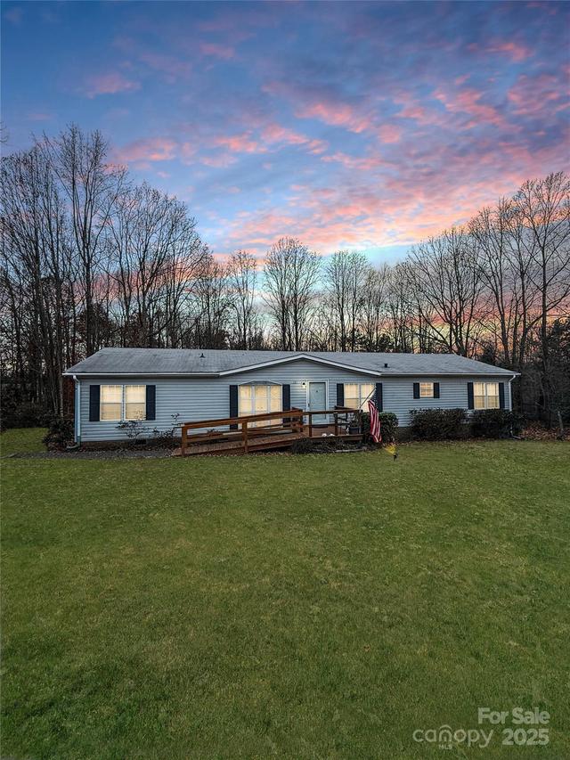 121 Haystack Ln., Olin, NC 28660