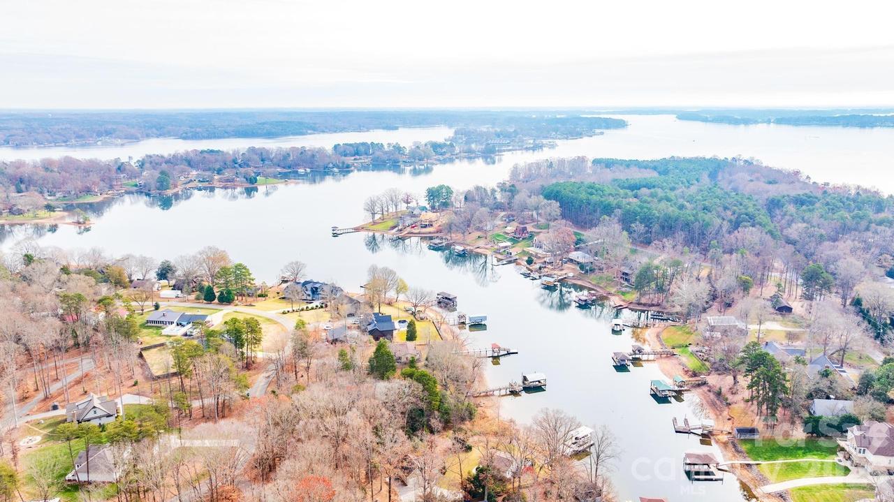8237 Lymnos Ln., Sherrills Ford, NC 28673