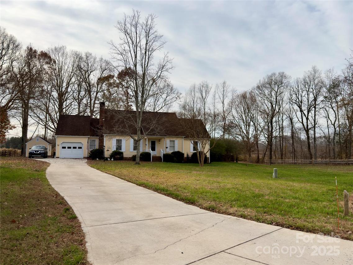 205 Willow Dr., Salisbury, NC 28146