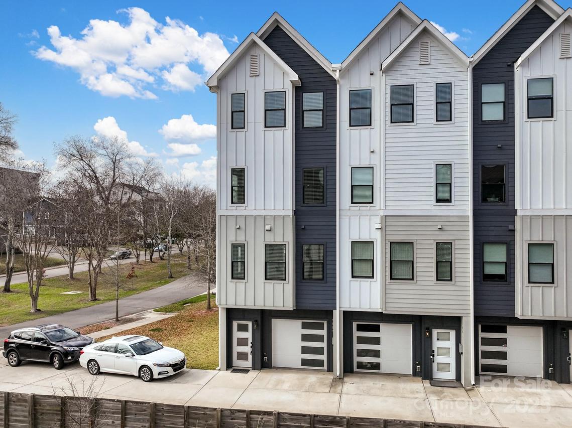 2009 Hamorton Pl., Charlotte, NC 28205