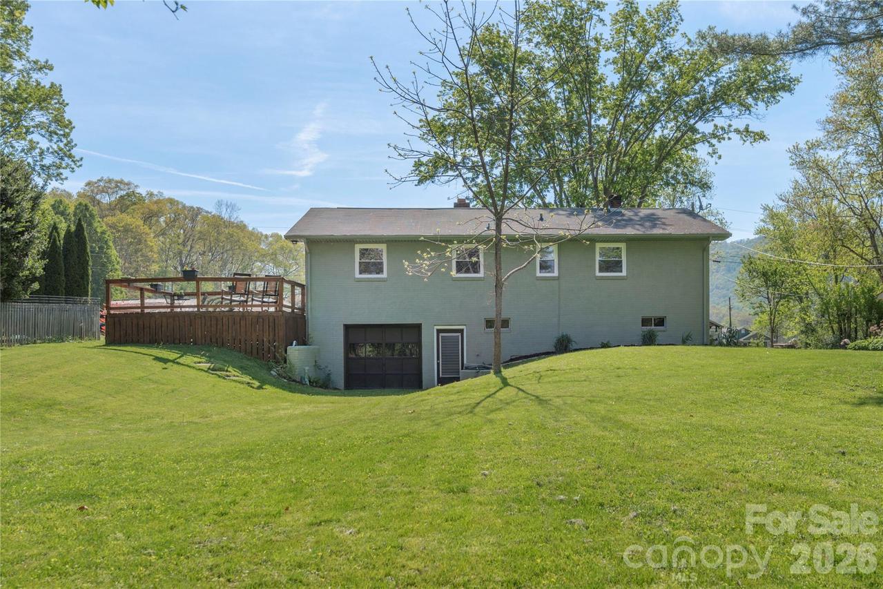 65 Lakeview St., Clyde, NC 28721