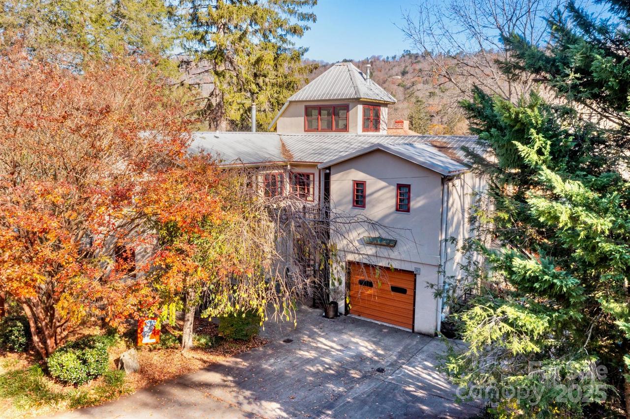 297 Hillside St., Asheville, NC 28801