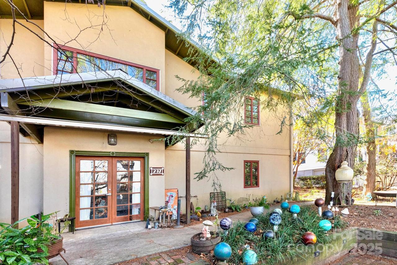 297 Hillside St., Asheville, NC 28801