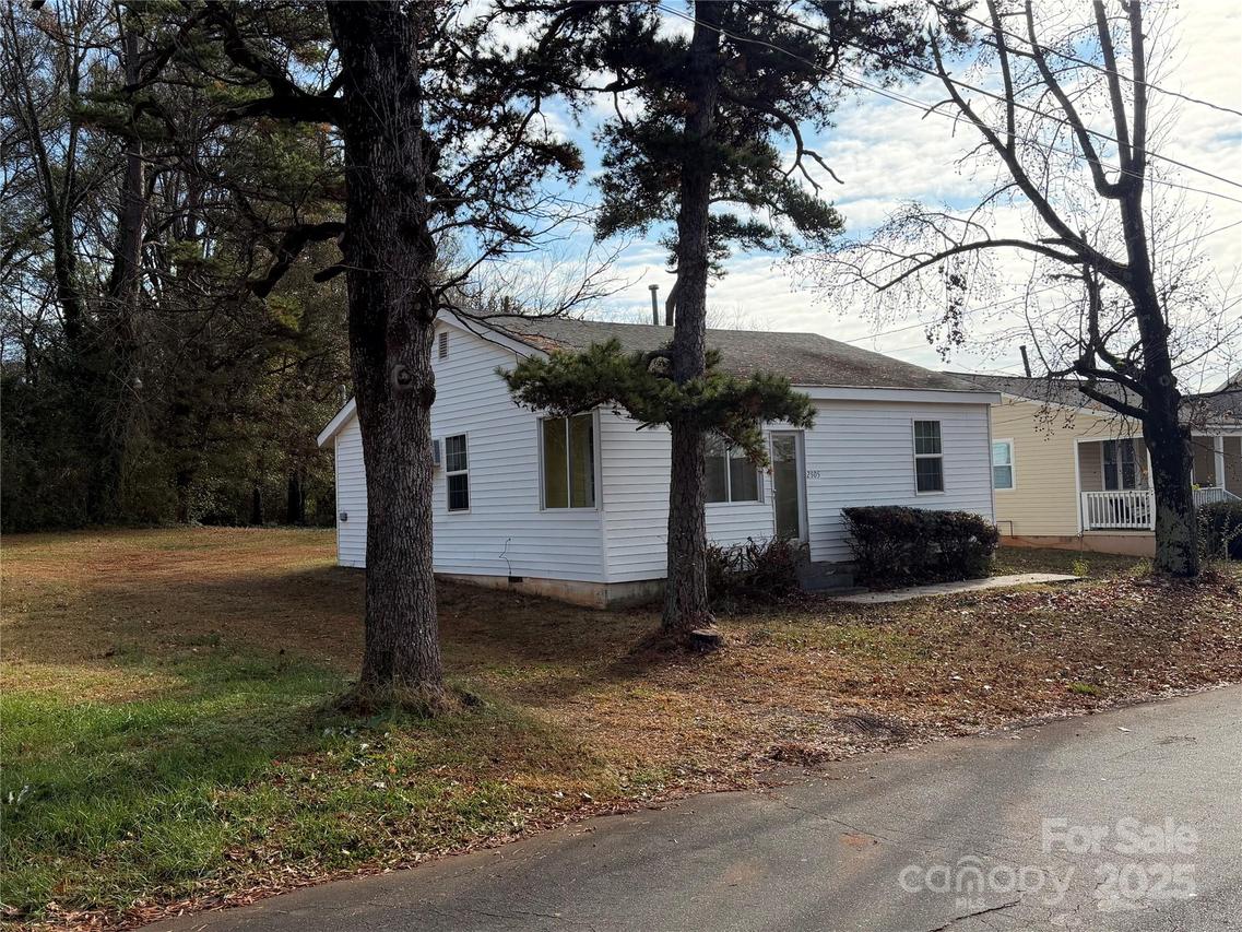 2505 Moreland St., Charlotte, NC 28208