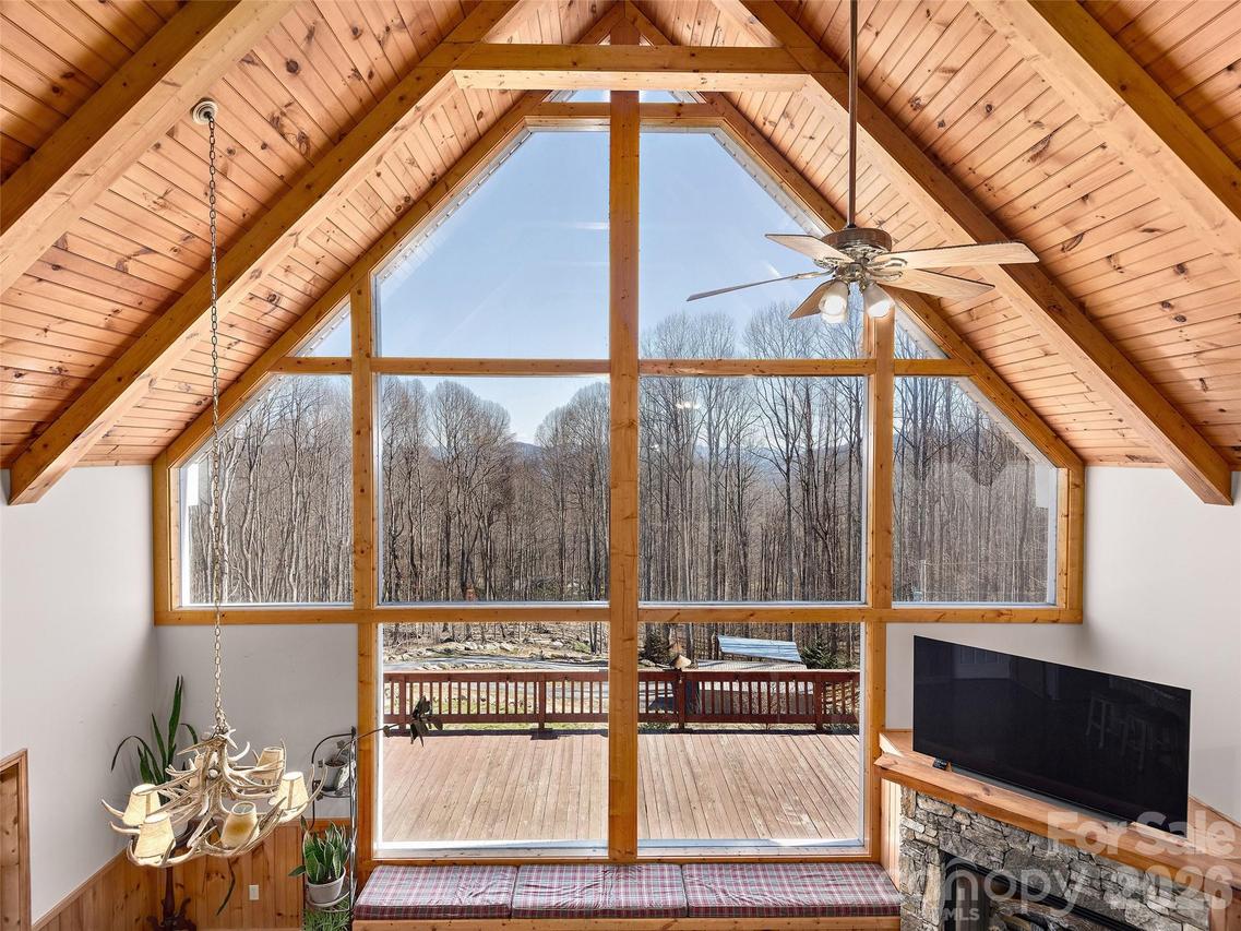 575 Twin Brook Dr., Waynesville, NC 28785