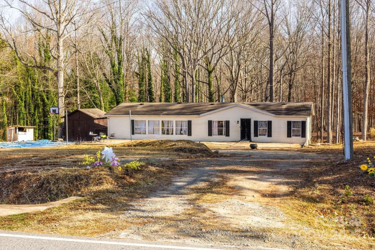 112 Abernathy Rd., Stanley, NC 28164