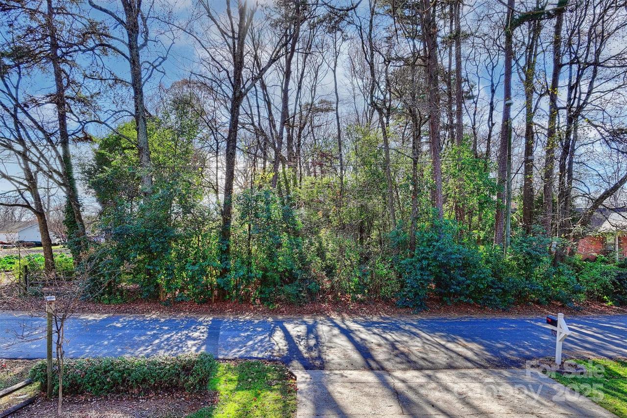 1023 James St., Charlotte, NC 28216