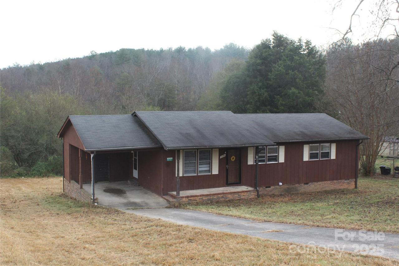 1156 Oak Forest Dr., Morganton, NC 28655