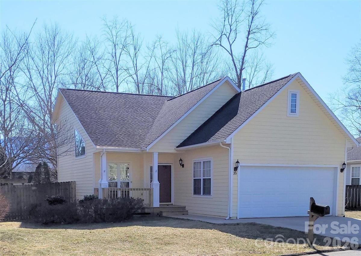 35 Cotton Creek Cir., Black Mountain, NC 28711