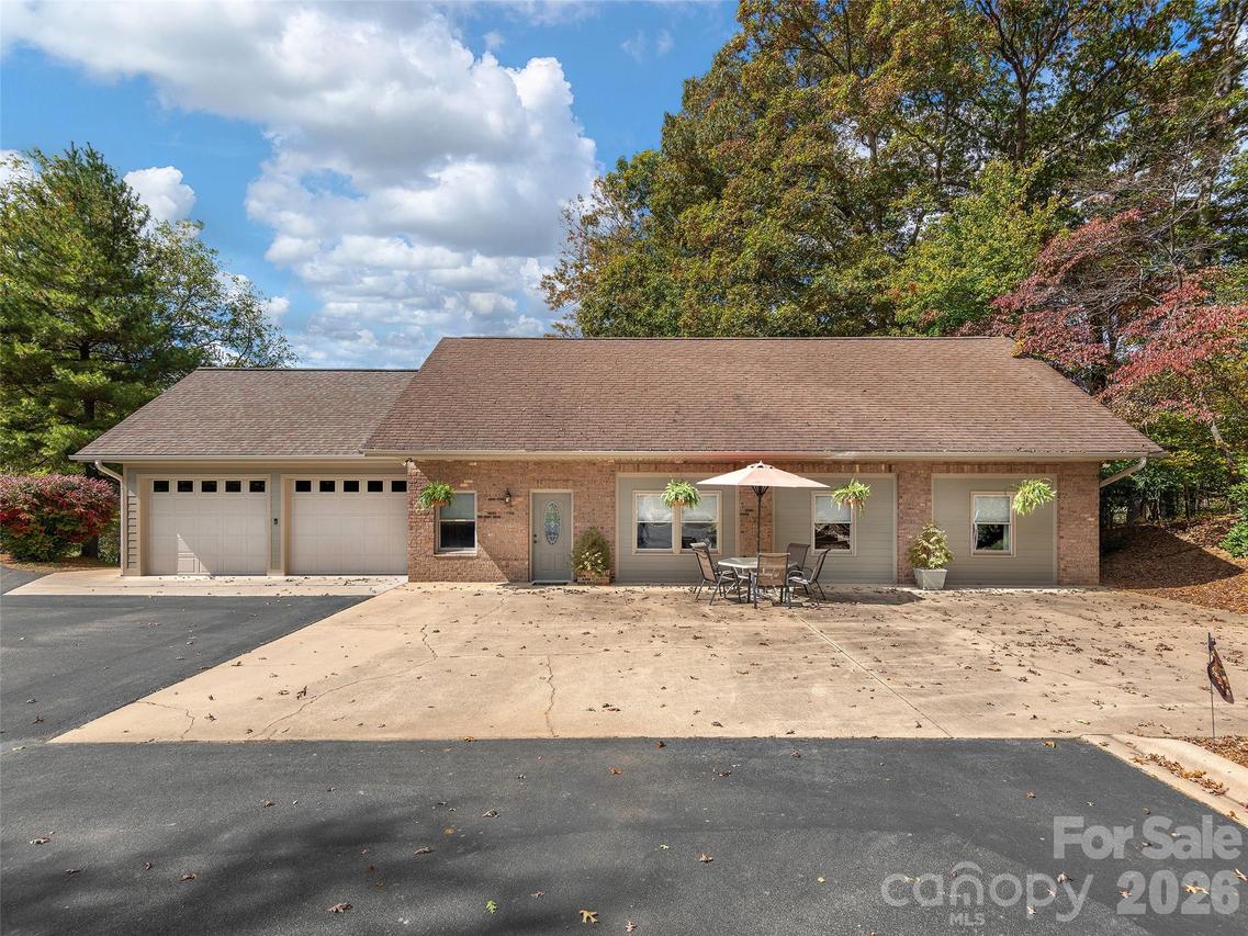 355 Johnson Dr., Canton, NC 28716