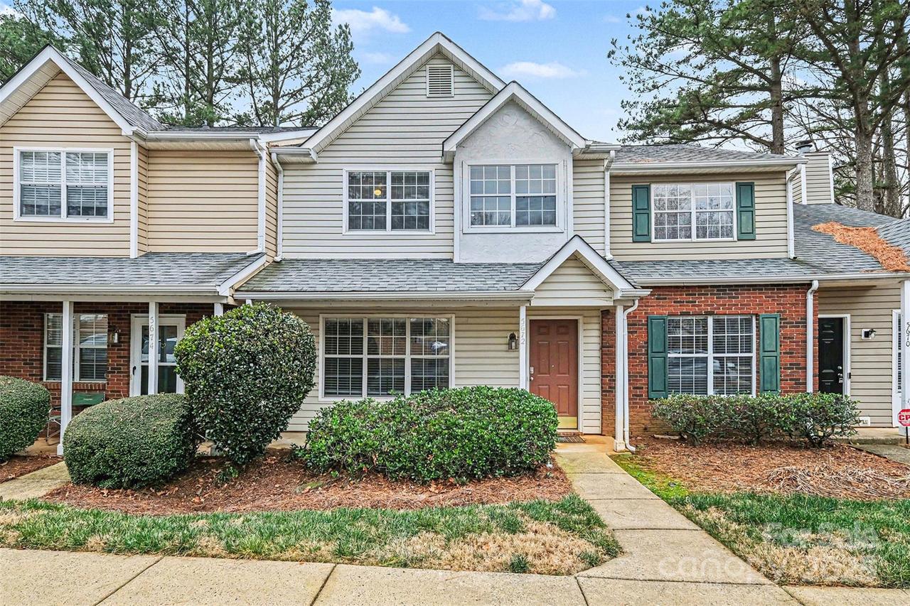 5672 Prescott Ct., Charlotte, NC 28269