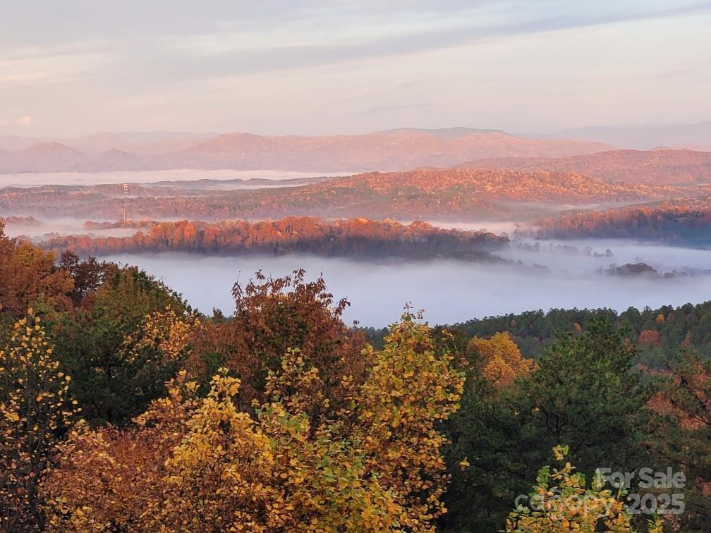 146 Sarinac Dr., Bostic, NC 28018