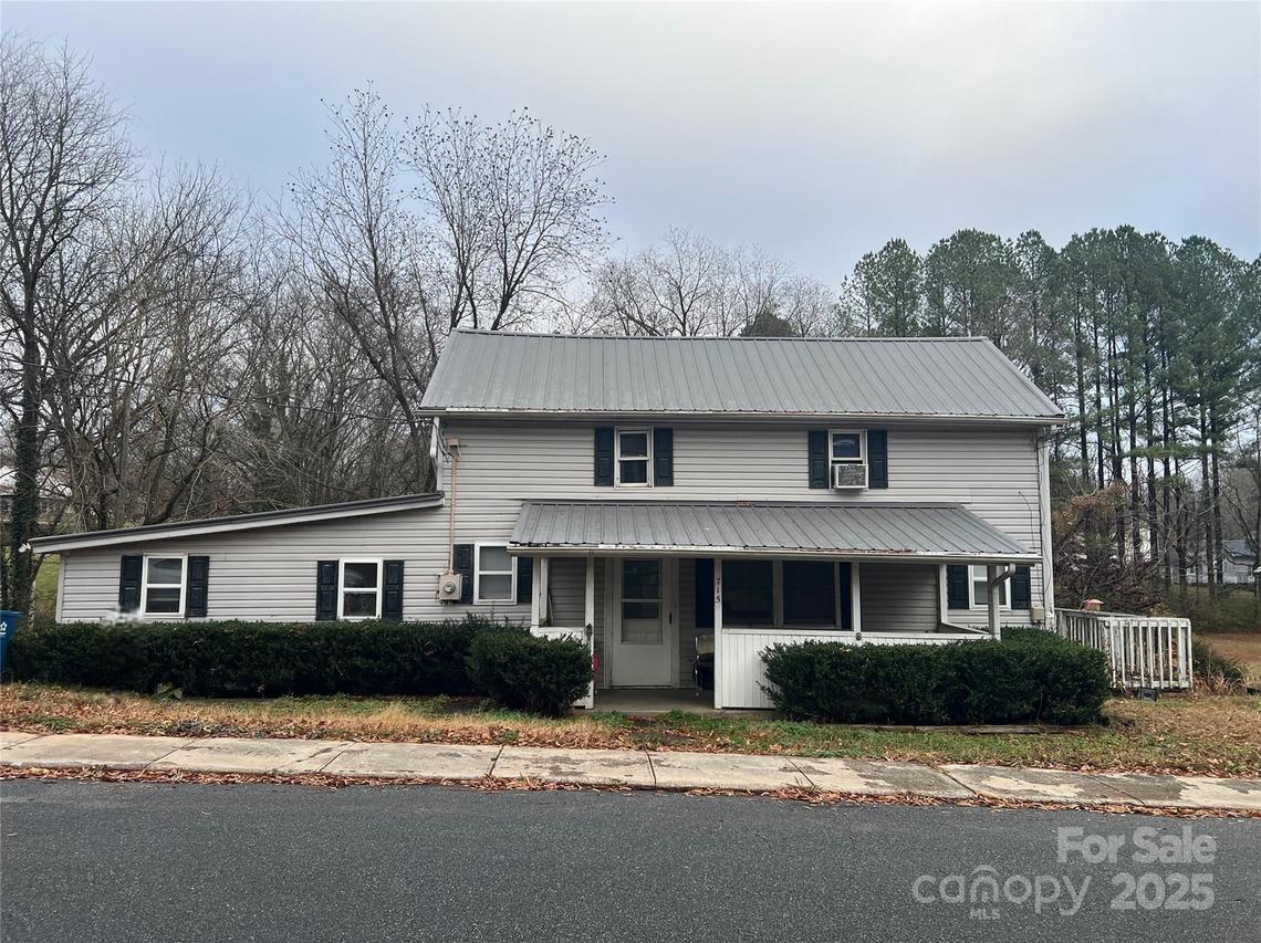 715 Liberty St., Ramseur, NC 27316