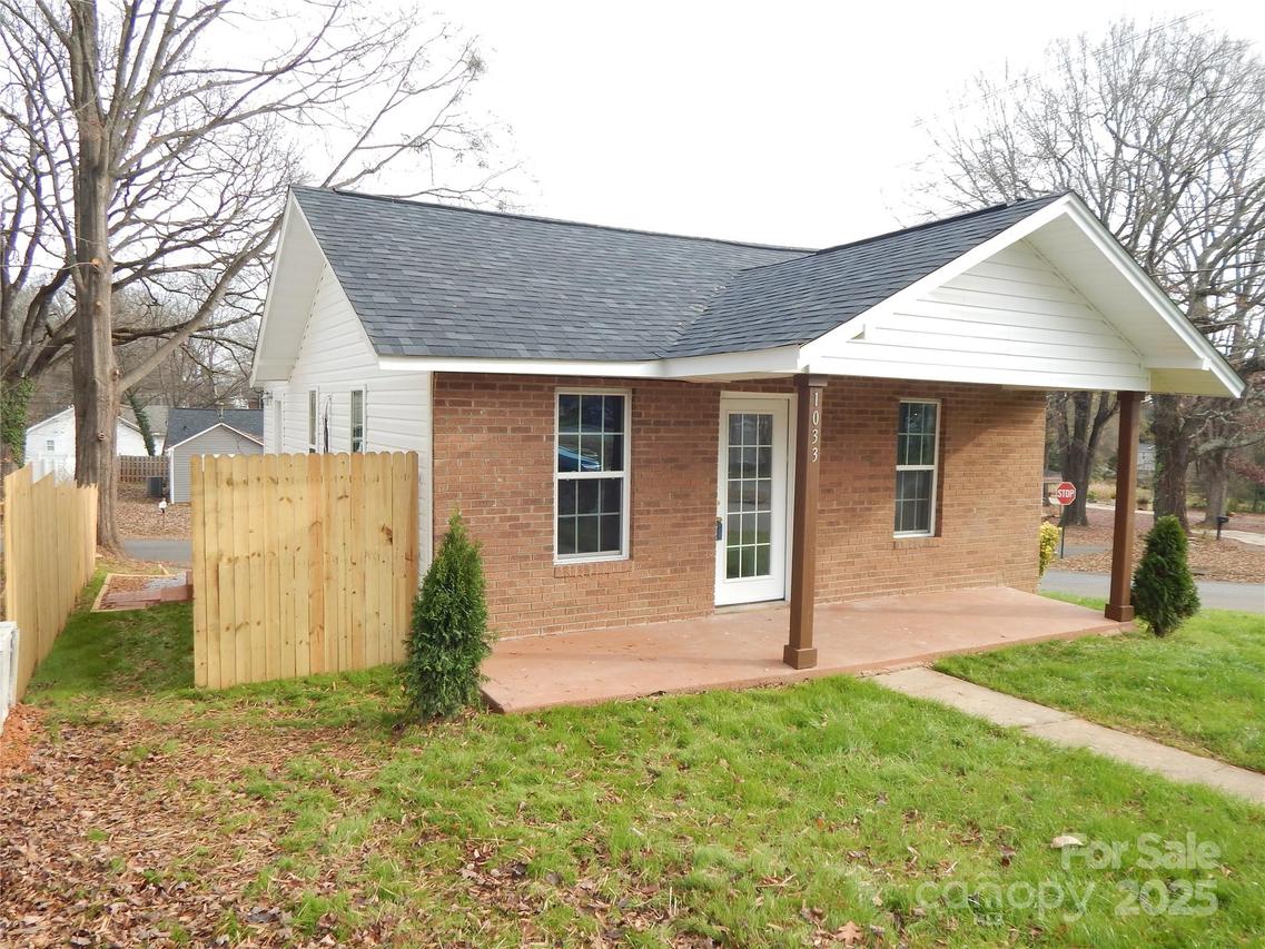 1033 4th St., Statesville, NC 28677