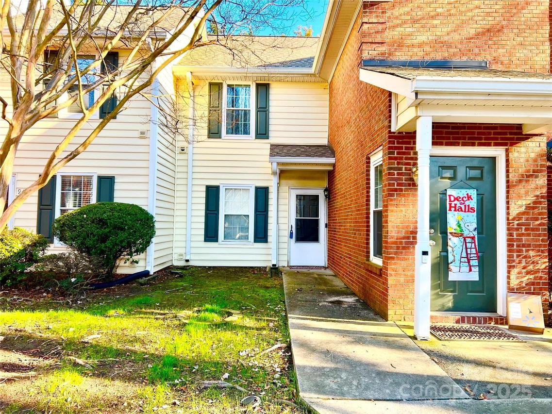 9427 S Vicksburg Ct., Charlotte, NC 28210