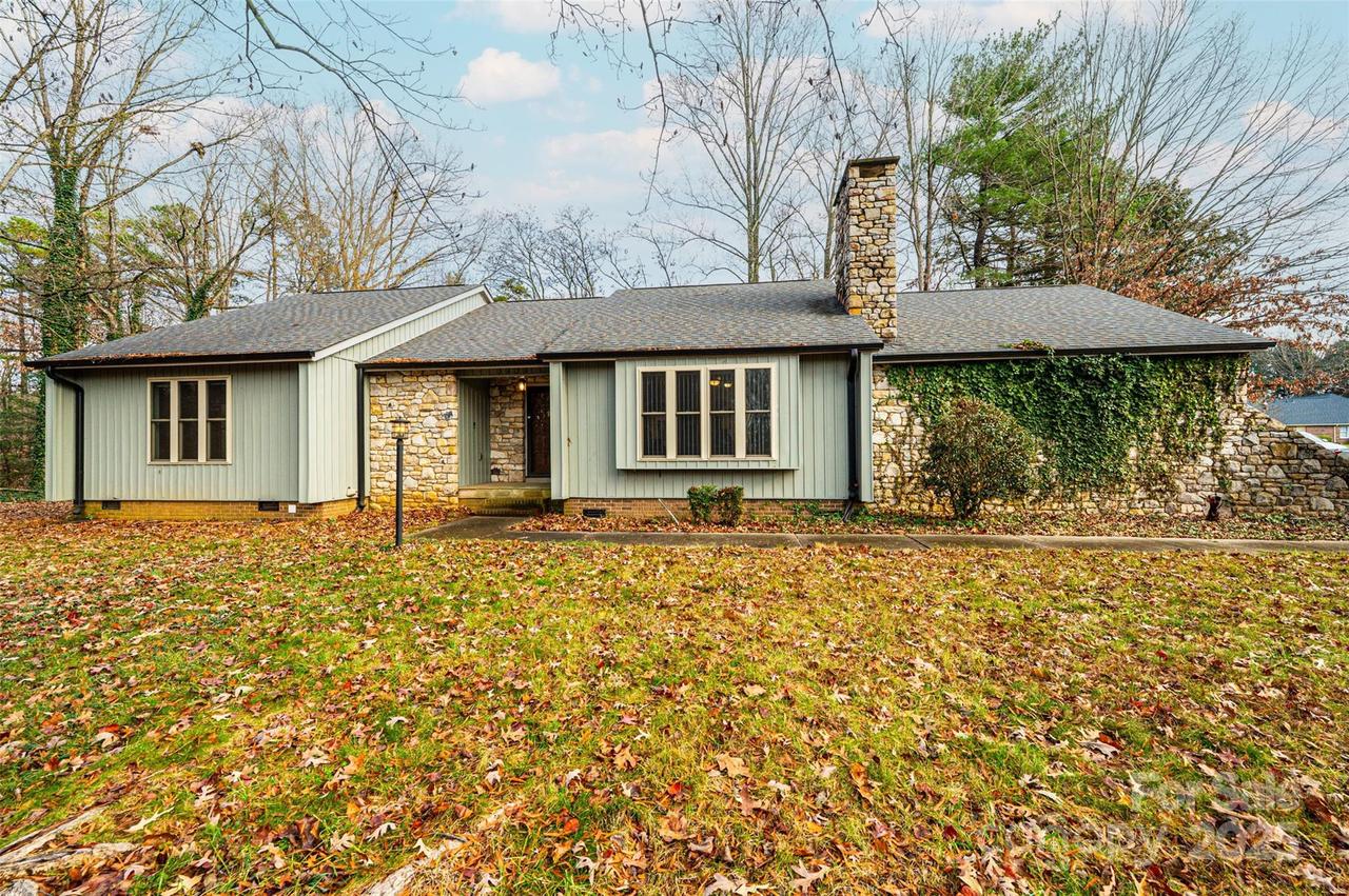 3250 15th St., Hickory, NC 28601