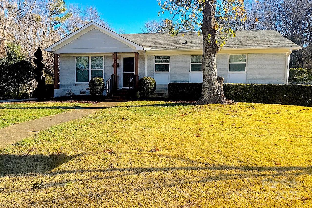 6801 Barrington Dr., Charlotte, NC 28215