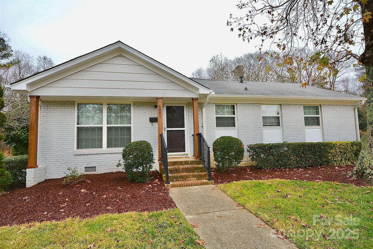 6801 Barrington Dr., Charlotte, NC 28215