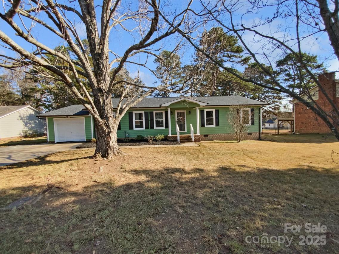 506 Queens Gate Dr., Kannapolis, NC 28083