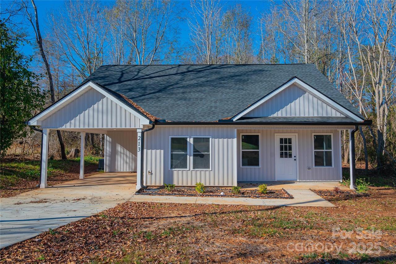 213 Mountain View St., Forest City, NC 28043
