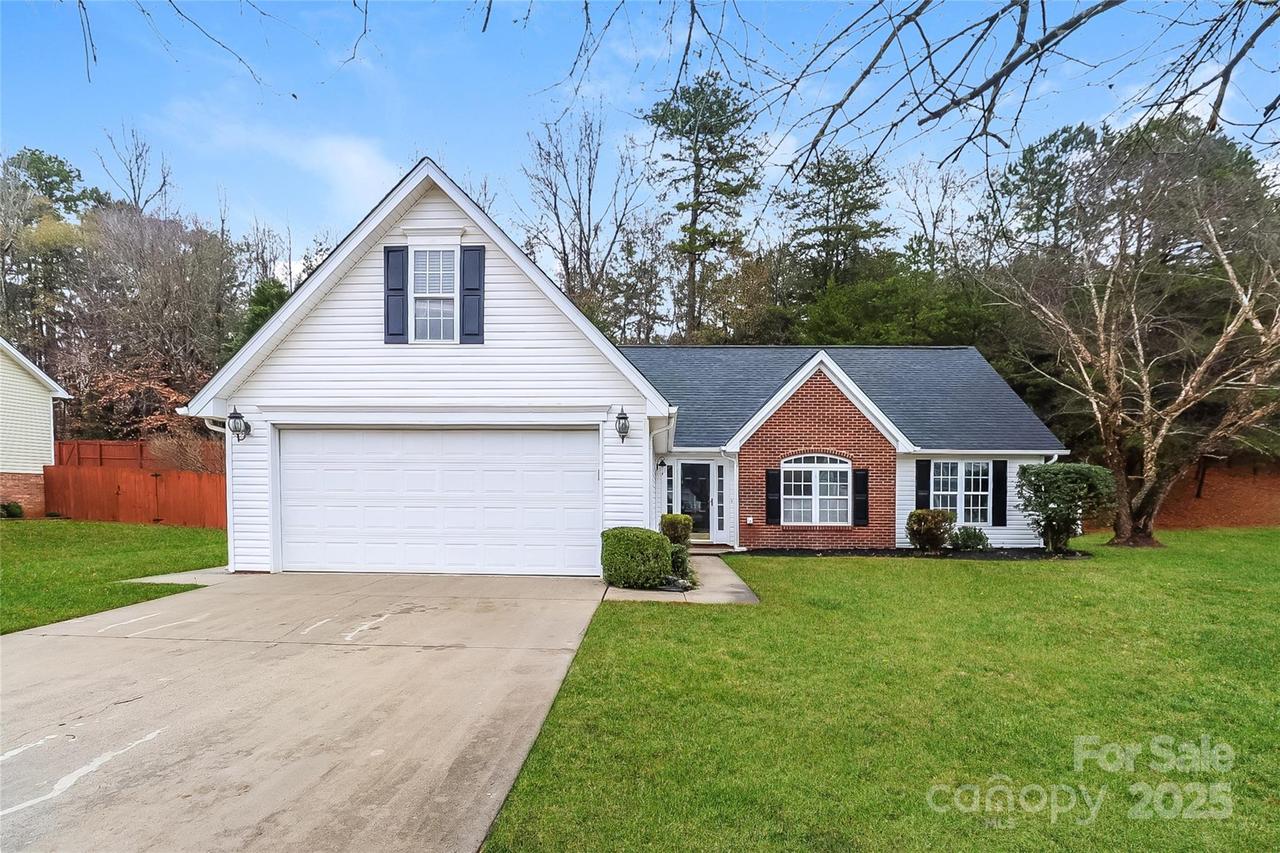 124 Autumn Woods Blvd., Mount Holly, NC 28120