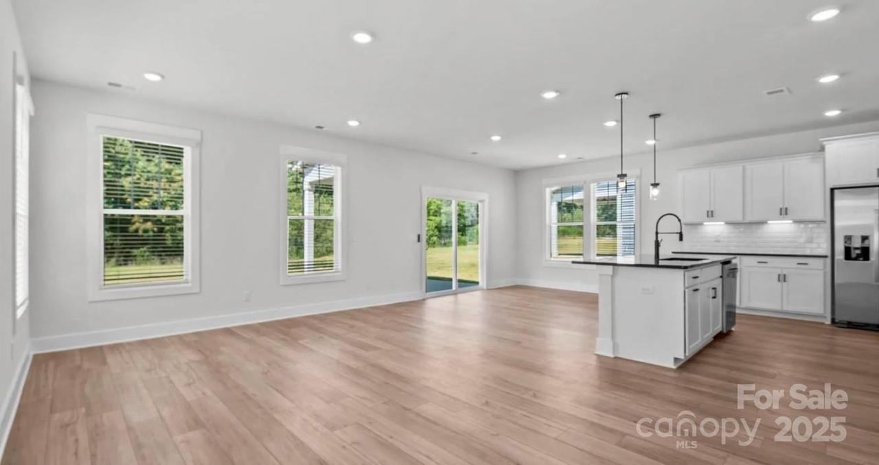 118 Canary Ln., Mooresville, NC 28115