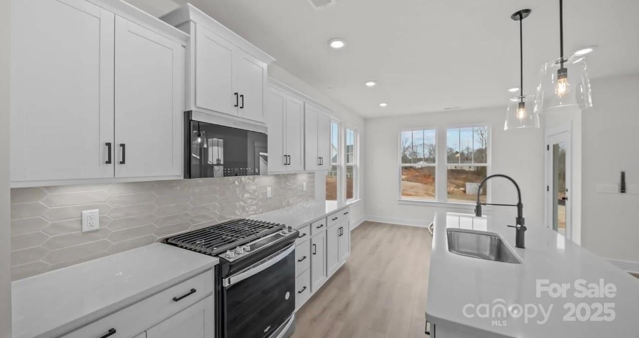 118 Canary Ln., Mooresville, NC 28115