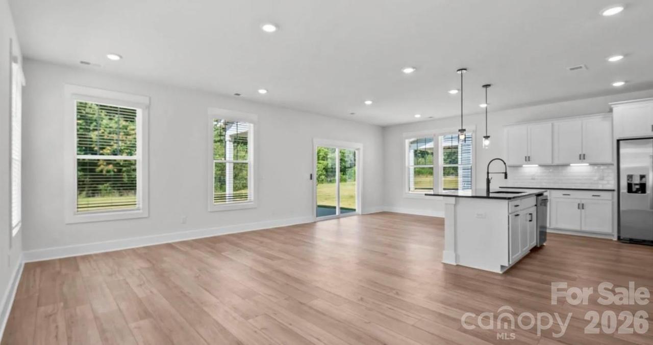 118 Canary Ln., Mooresville, NC 28115