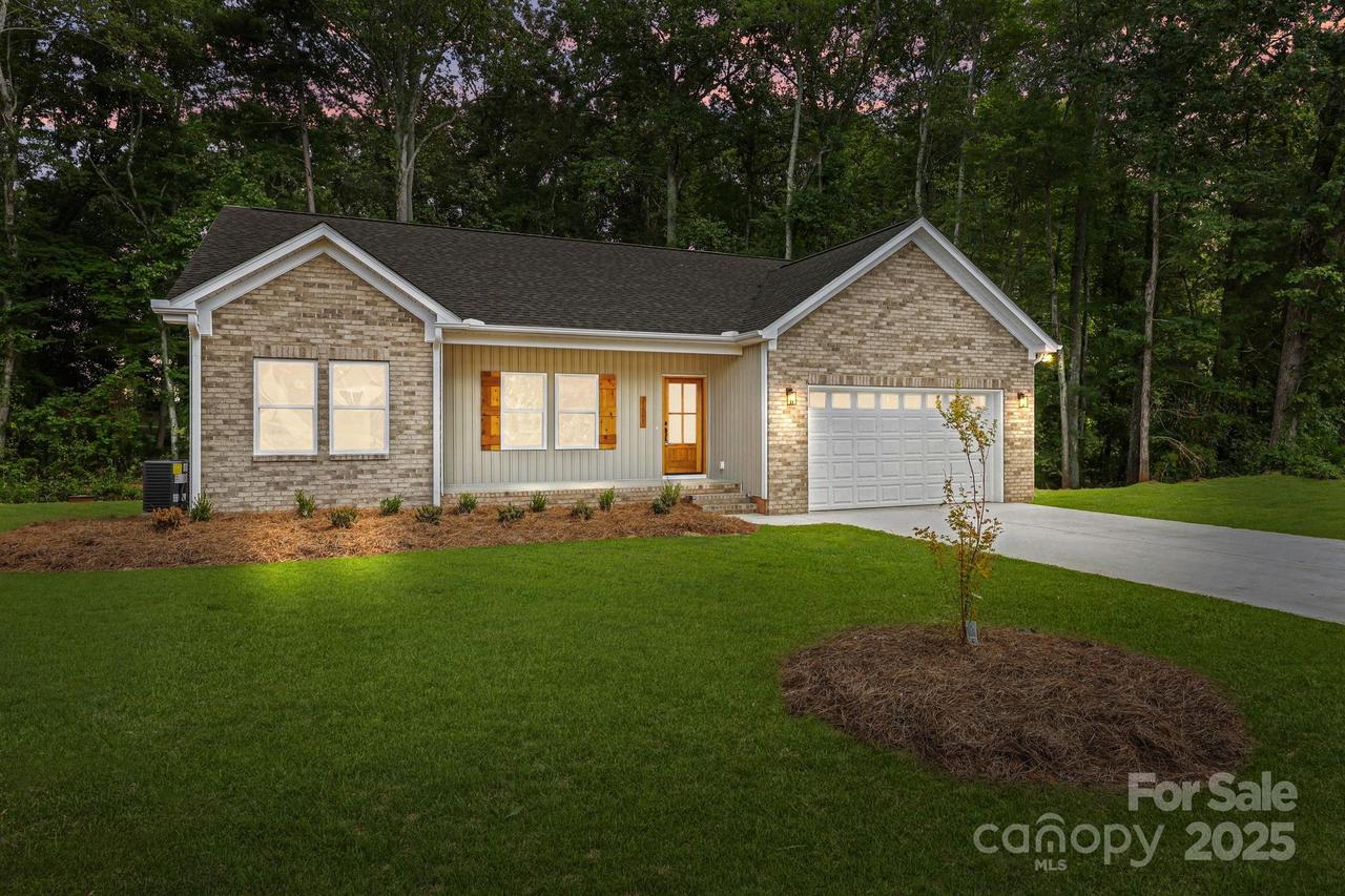 1056 Elljoy Ln., Salisbury, NC 28146