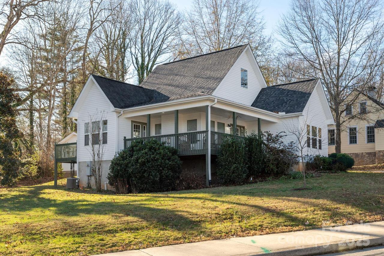 477 Probart St., Brevard, NC 28712