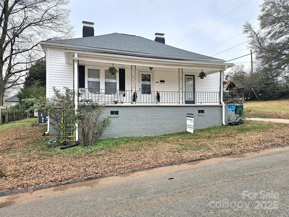 25 2nd St., Cramerton, NC 28032