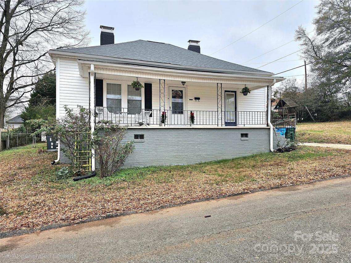 25 2nd St., Cramerton, NC 28032