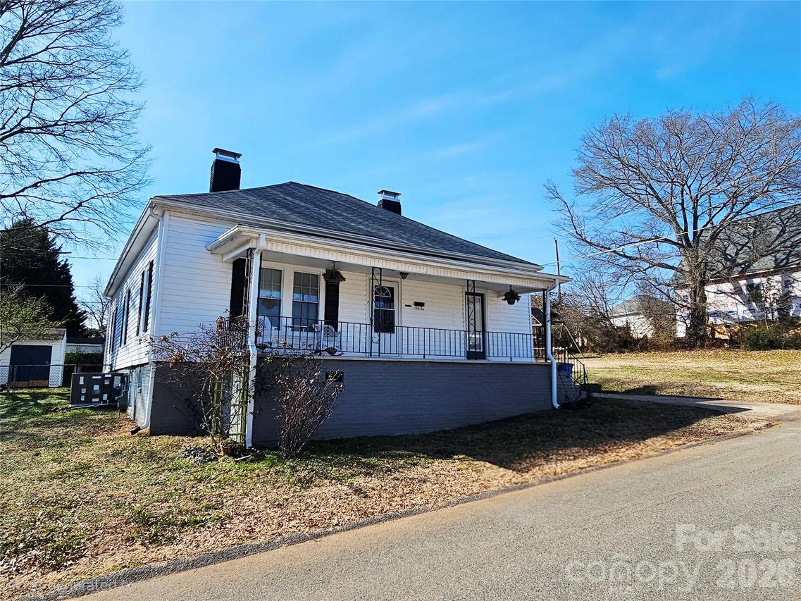 25 2nd St., Cramerton, NC 28032