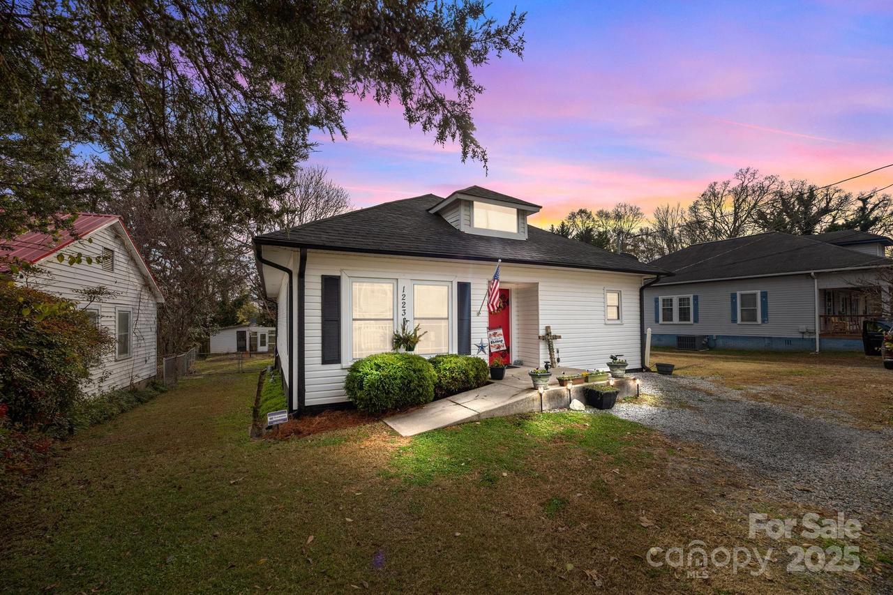 1223 S Lafayette St., Shelby, NC 28152