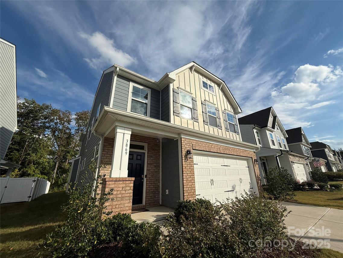 3869 Center Place Dr., Harrisburg, NC 28075