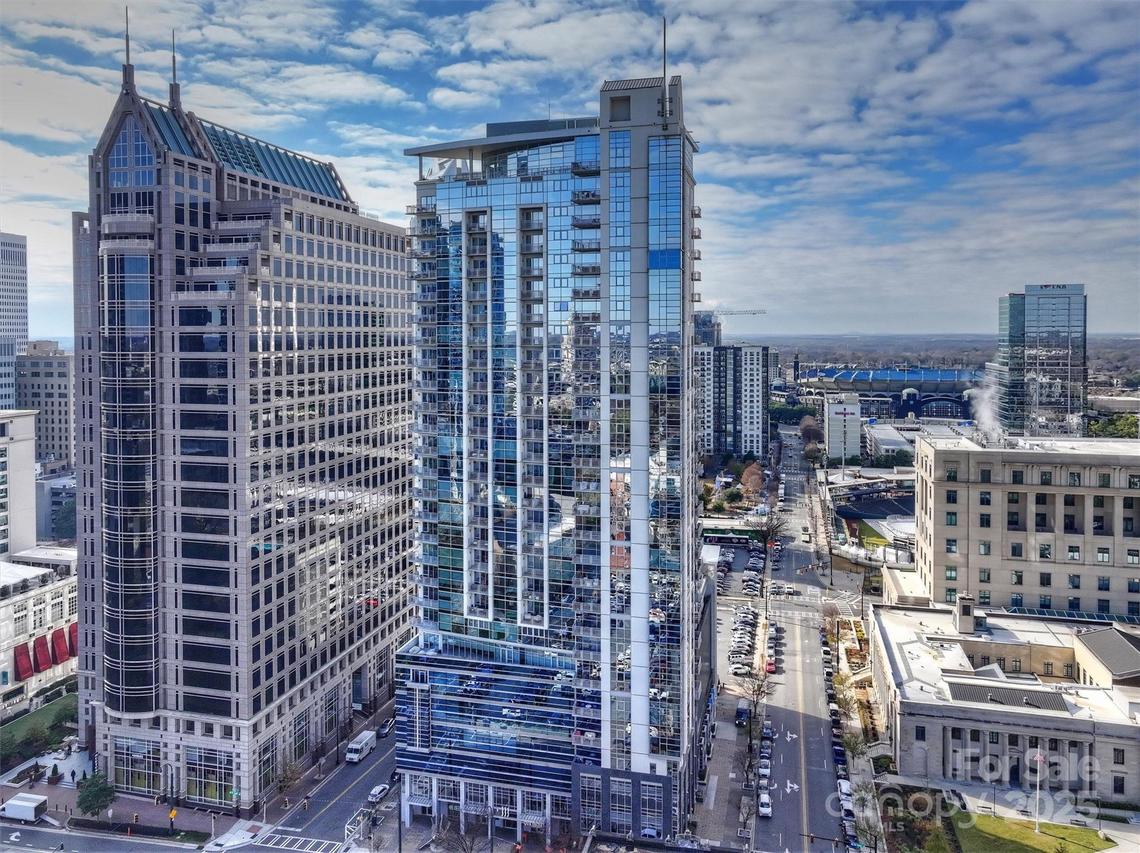 333 W Trade St. #1903, Charlotte, NC 28202