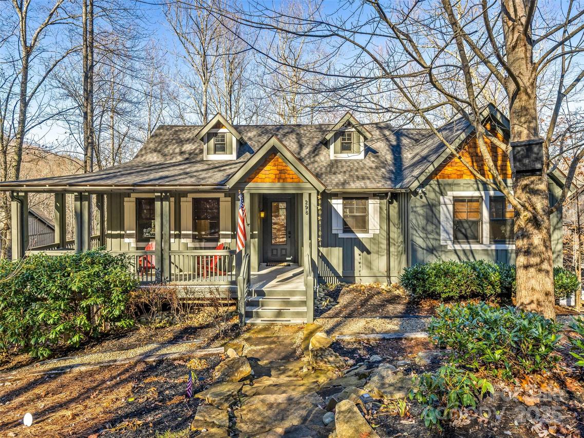 298 Hedgewood Dr., Tuckasegee, NC 28783