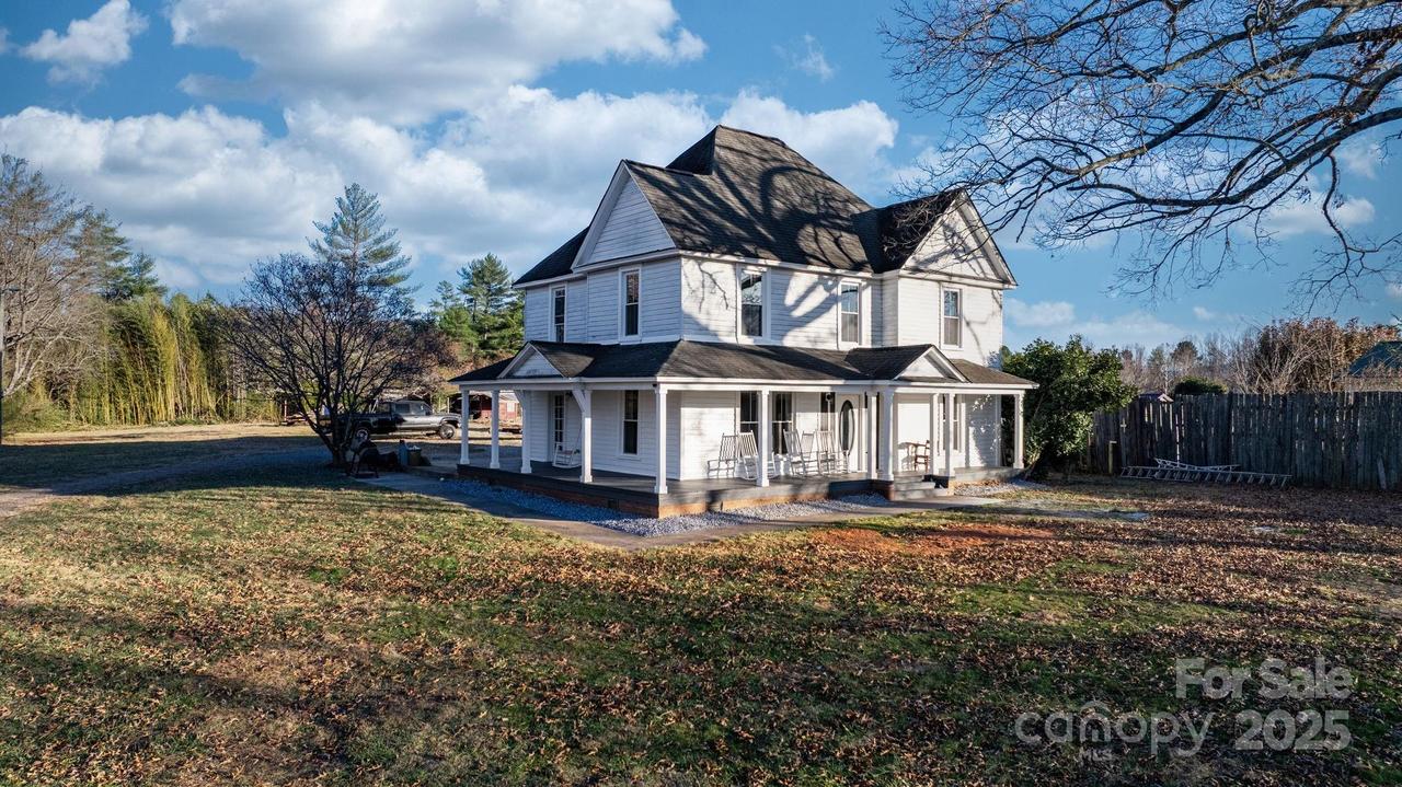 2068 Rader Cir., Morganton, NC 28655