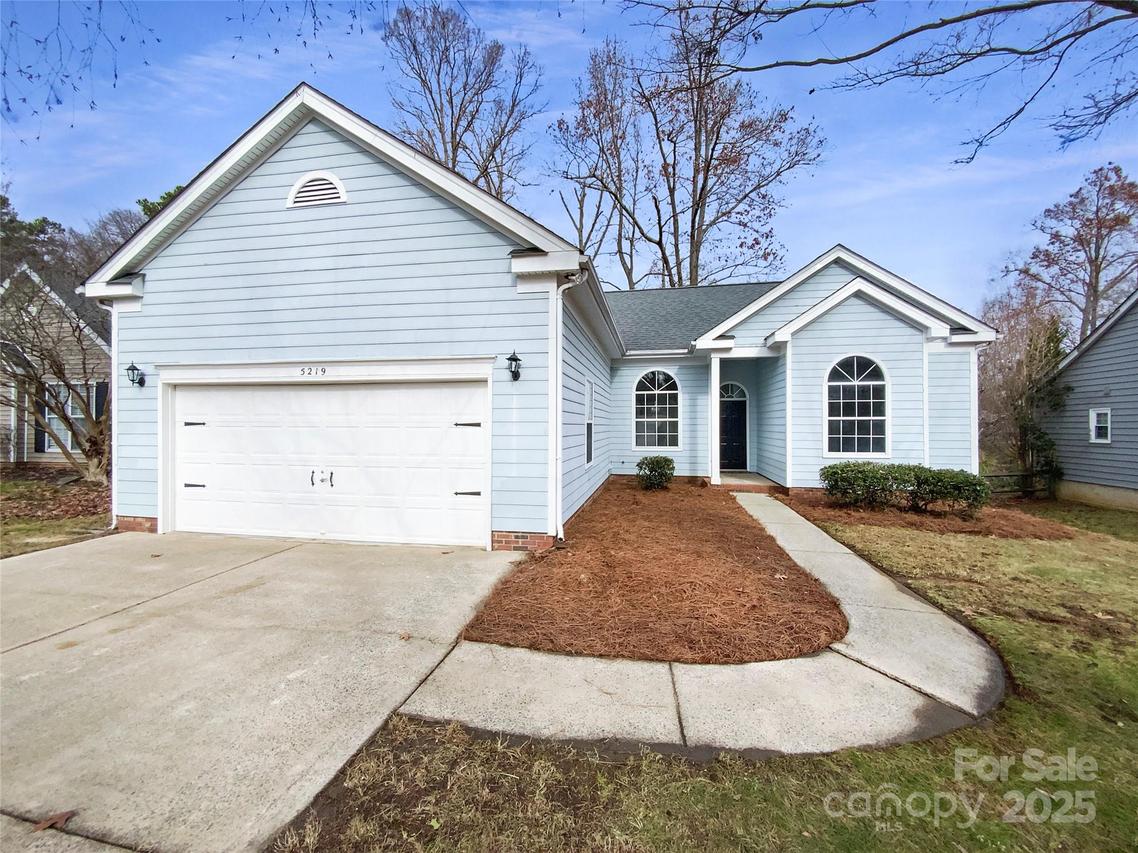 5219 Hedgecrest Pl., Charlotte, NC 28269