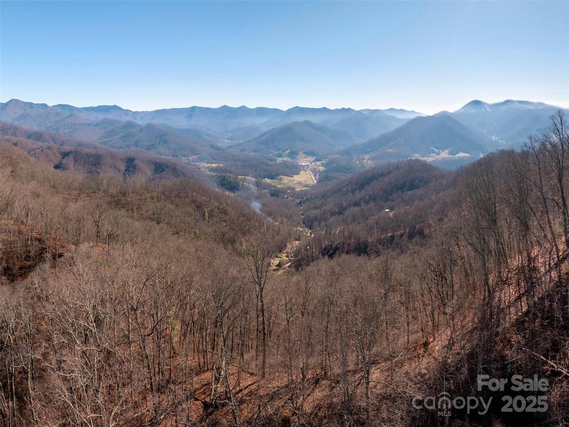 1182 Seven Glens Dr., Weaverville, NC 28787