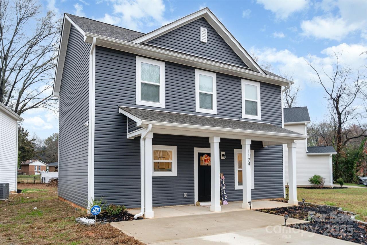 1124 Thayer Glen Ct., Charlotte, NC 28213