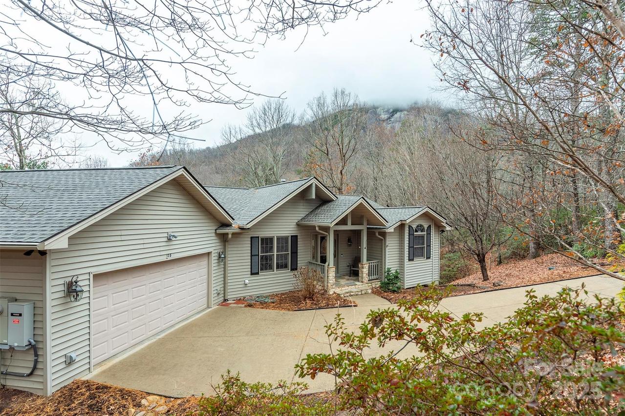 128 Sullivan Ln., Lake Lure, NC 28746