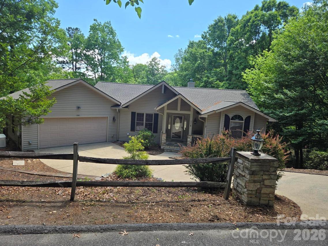 128 Sullivan Ln., Lake Lure, NC 28746