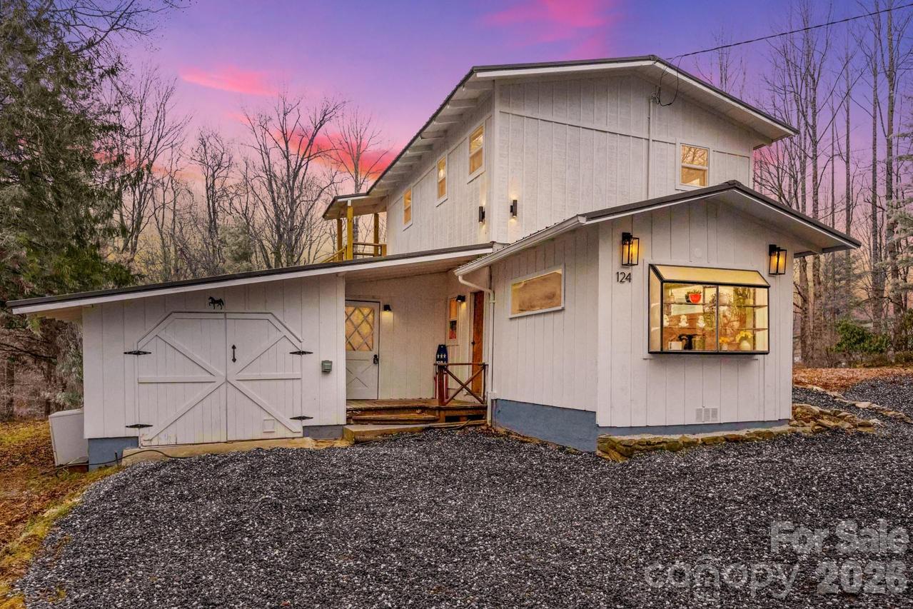 124 Glad Tidings Ln., Sylva, NC 28779
