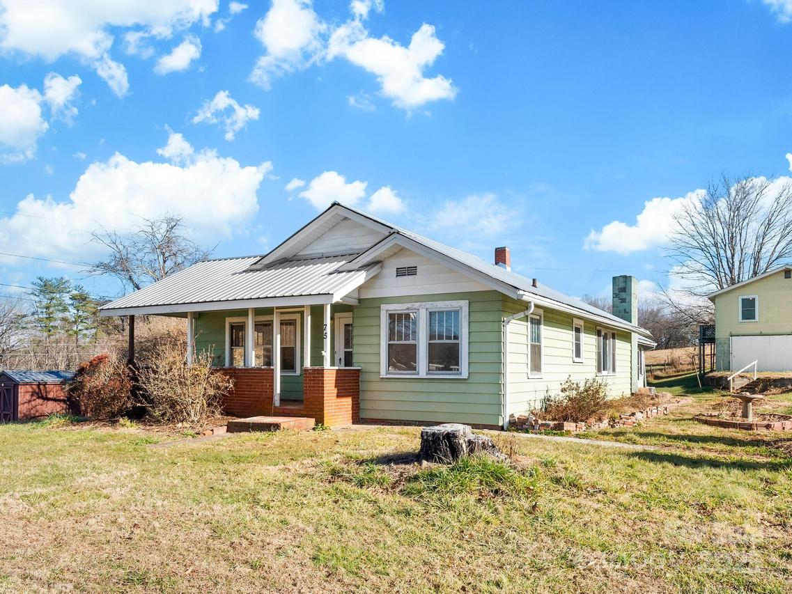 71 Lower Glady Fork Rd., Candler, NC 28715