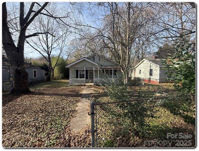 515 S Maple St., Dallas, NC 28034