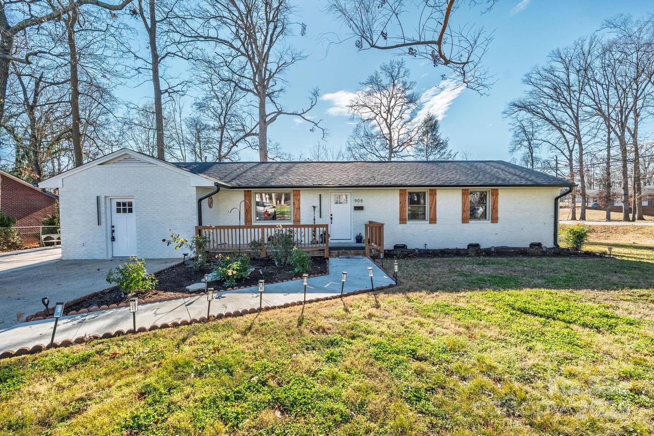 908 Woodside Dr., Kings Mountain, NC 28086